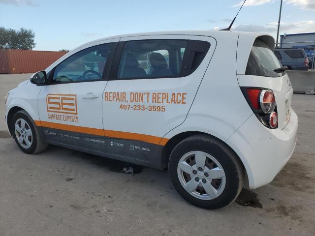 1G1JA6SG3D4139125 - 2013 CHEVROLET SONIC LS WHITE photo 2