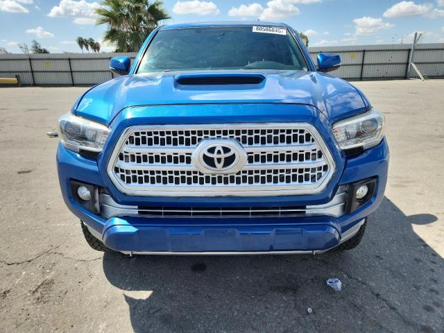 3TMAZ5CN9HM044134 - 2017 TOYOTA TACOMA DOUBLE CAB Көк фото 5