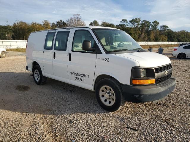 1GCSGAFX7D1123793 - 2013 CHEVROLET E150 CARGO WHITE photo 4