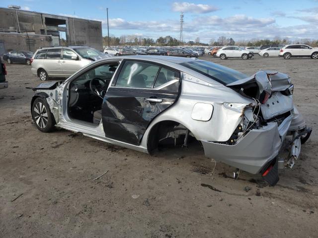 1N4BL4DV7NN338198 - 2022 NISSAN ALTIMA SV SILVER photo 2