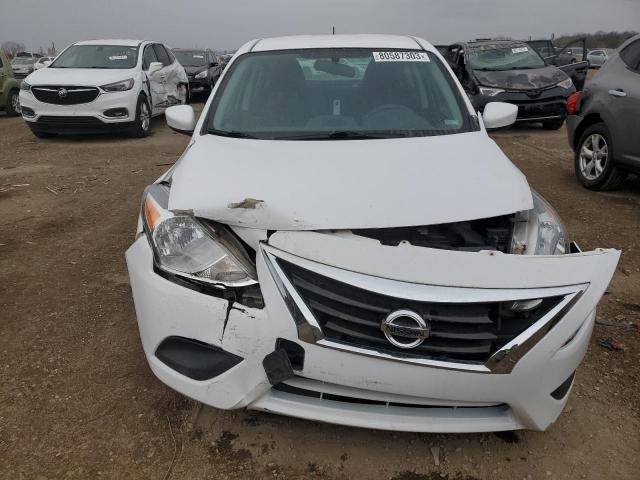 3N1CN7APXJL804252 - 2018 NISSAN VERSA S WHITE photo 5