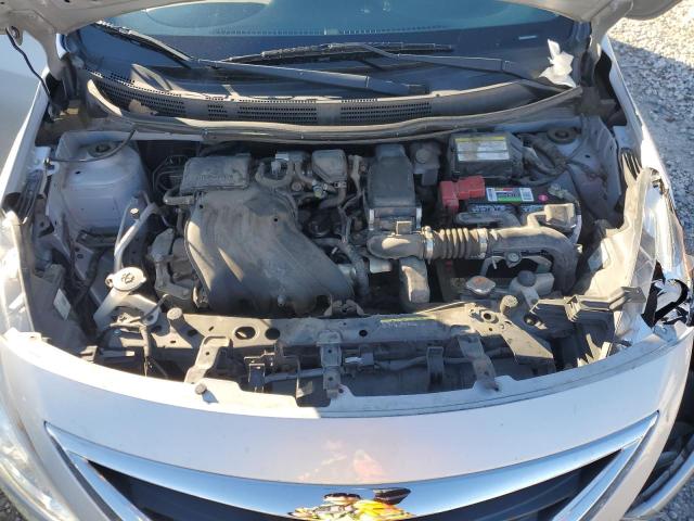 3N1CN7AP0JL872687 - 2018 NISSAN VERSA S SILVER photo 11