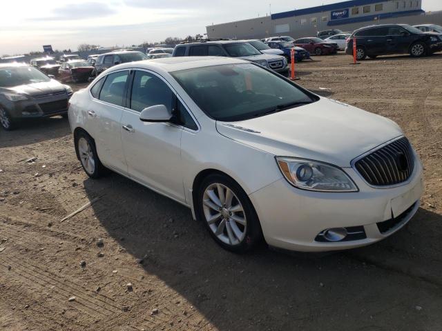 1G4PS5SK0D4112490 - 2013 BUICK VERANO BEIGE photo 4