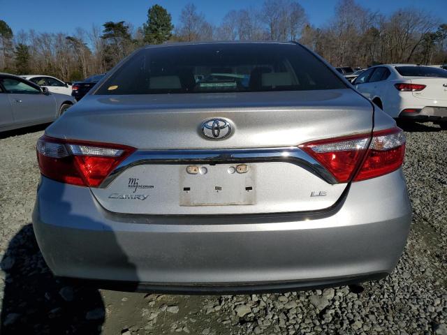 4T1BF1FK6HU451827 - 2017 TOYOTA CAMRY LE SILVER photo 6