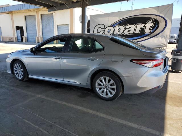 4T1L11AK8LU987827 - 2020 TOYOTA CAMRY LE SILVER photo 2