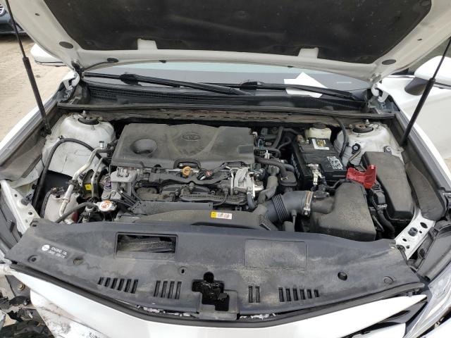 4T1B11HKXJU019324 - 2018 TOYOTA CAMRY L WHITE photo 11