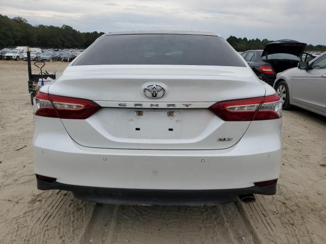 4T1B11HKXJU019324 - 2018 TOYOTA CAMRY L WHITE photo 6