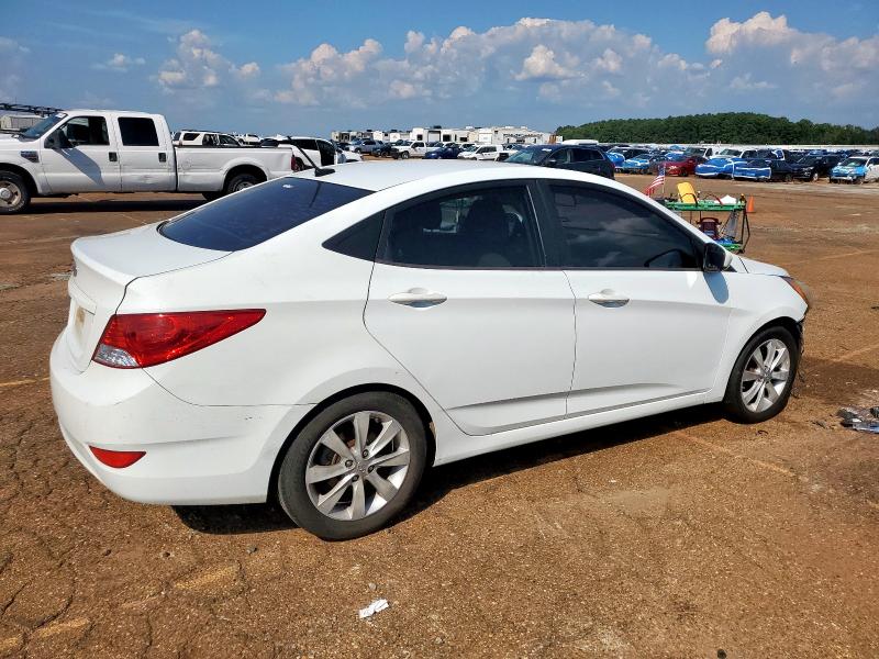 KMHCU4AE1CU238757 - 2012 HYUNDAI ACCENT GLS WHITE photo 3