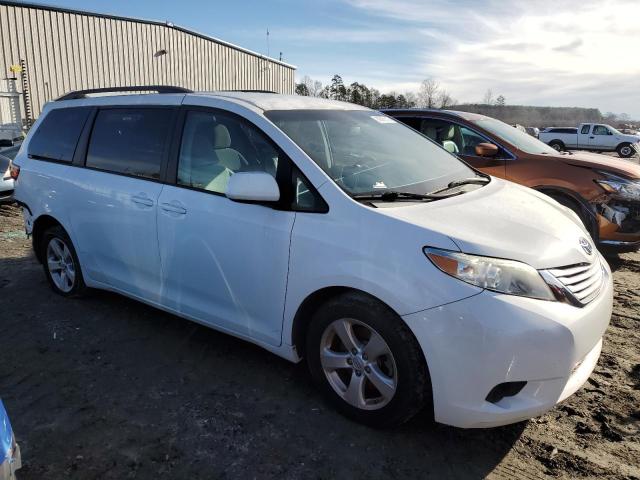 5TDKK3DC7GS705071 - 2016 TOYOTA SIENNA LE WHITE photo 4