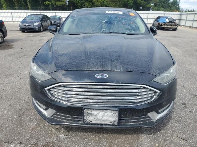 3FA6P0HDXJR255243 - 2018 FORD FUSION SE შავი ფოტო 5