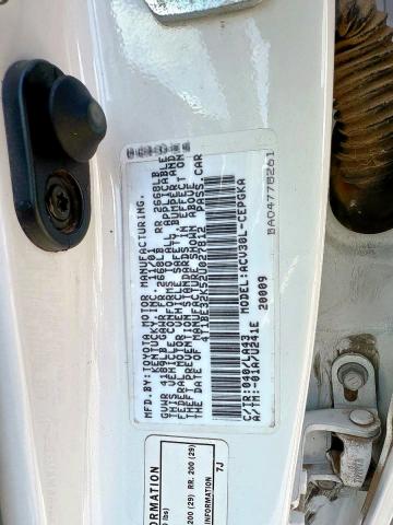 4T1BE32K52U027812 - 2002 TOYOTA CAMRY LE WHITE photo 10