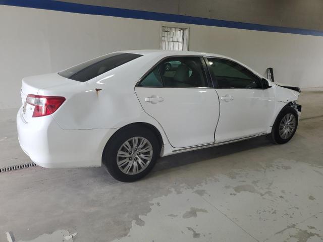 4T1BF1FK1CU183763 - 2012 TOYOTA CAMRY BASE WHITE photo 3