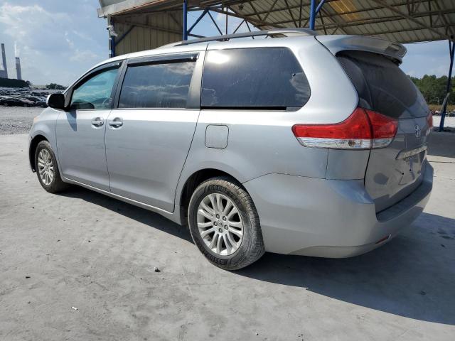 5TDYK3DCXCS278957 - 2012 TOYOTA SIENNA XLE Silber Foto 2