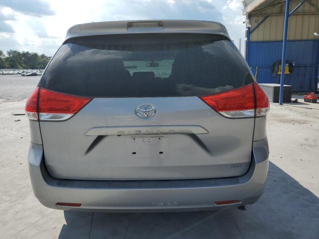 5TDYK3DCXCS278957 - 2012 TOYOTA SIENNA XLE Silber Foto 6