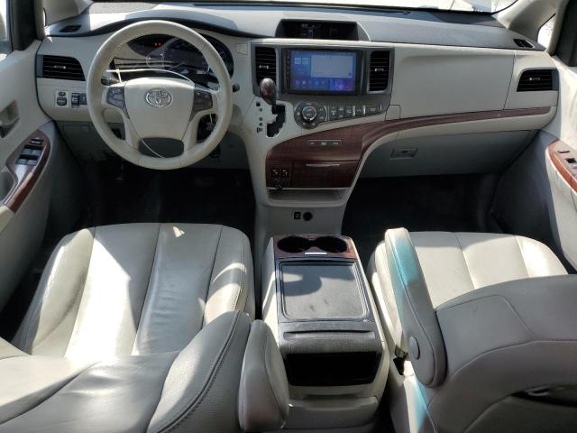 5TDYK3DCXCS278957 - 2012 TOYOTA SIENNA XLE Silber Foto 8