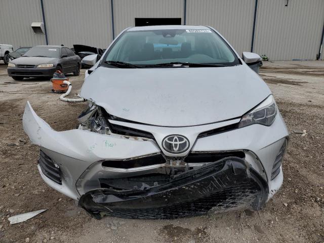 5YFBURHE4HP654681 - 2017 TOYOTA COROLLA L SILVER photo 5