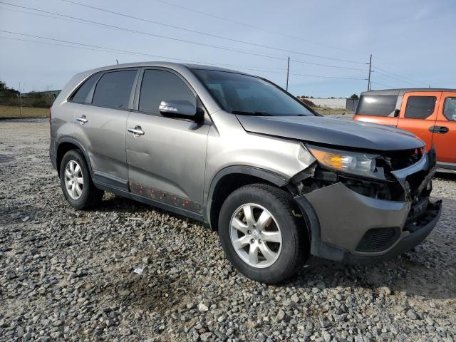 5XYKT3A11DG351976 - 2013 KIA SORENTO LX GRAY photo 4