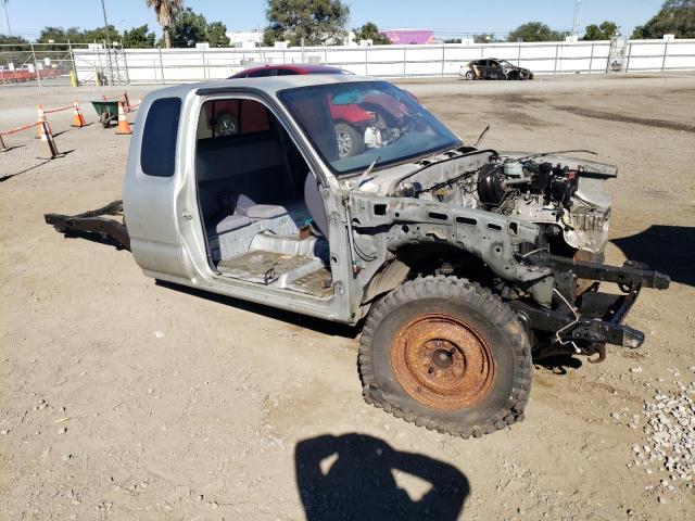4TASN92N1YZ648375 - 2000 TOYOTA TACOMA XTRACAB PRERUNNER ვერცხლისფერი ფოტო 4