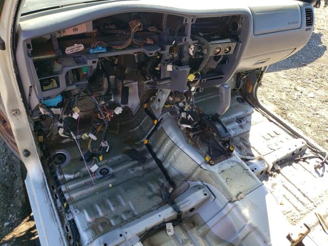 4TASN92N1YZ648375 - 2000 TOYOTA TACOMA XTRACAB PRERUNNER ვერცხლისფერი ფოტო 8