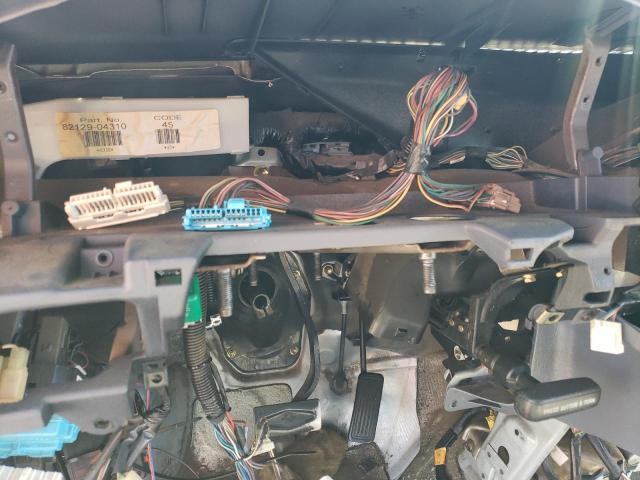 4TASN92N1YZ648375 - 2000 TOYOTA TACOMA XTRACAB PRERUNNER ვერცხლისფერი ფოტო 9