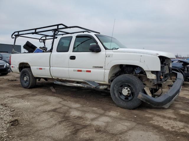 1GCHC29U76E284282 - 2006 CHEVROLET 2500 HD C2500 HEAVY DUTY WHITE photo 4