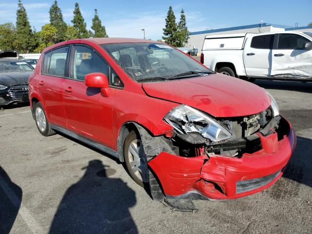 3N1BC1CP3BL407026 - 2011 NISSAN VERSA S RED photo 4