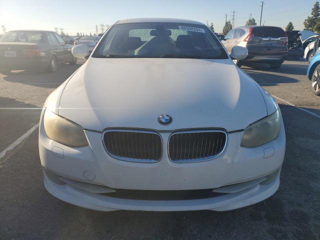 WBAKE3C58BE441512 - 2011 BMW 3 SERIES I WHITE photo 5