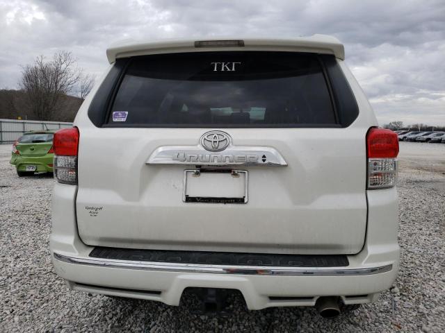 JTEZU5JR9A5001654 - 2010 TOYOTA 4RUNNER SR5 WHITE photo 6