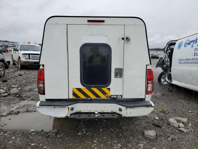 1N6BD0CT5JN702562 - 2018 NISSAN FRONTIER S WHITE photo 6