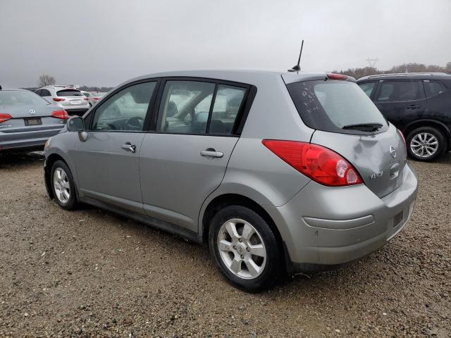 3N1BC13E48L426756 - 2008 NISSAN VERSA S GRAY photo 2