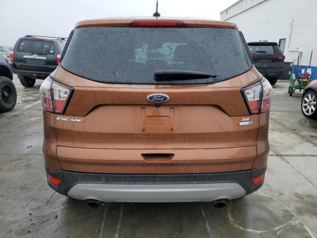 1FMCU9G93HUA50515 - 2017 FORD ESCAPE SE BROWN photo 6