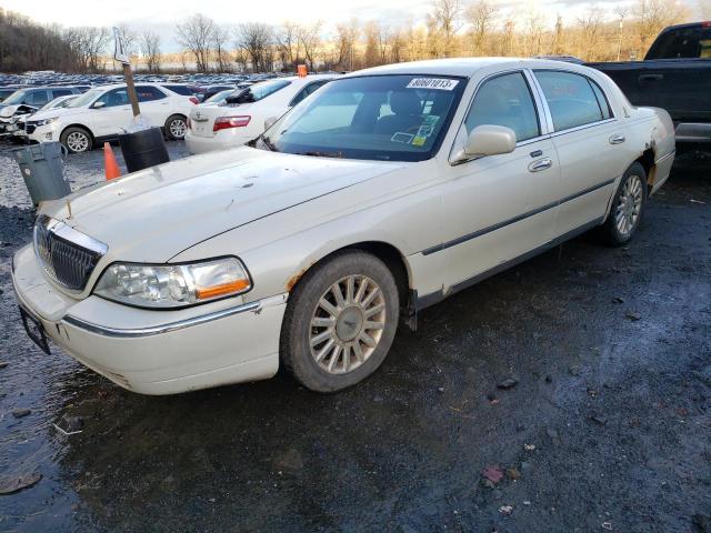 1LNHM83W54Y641251 - 2004 LINCOLN TOWN CAR ULTIMATE CREAM photo 1