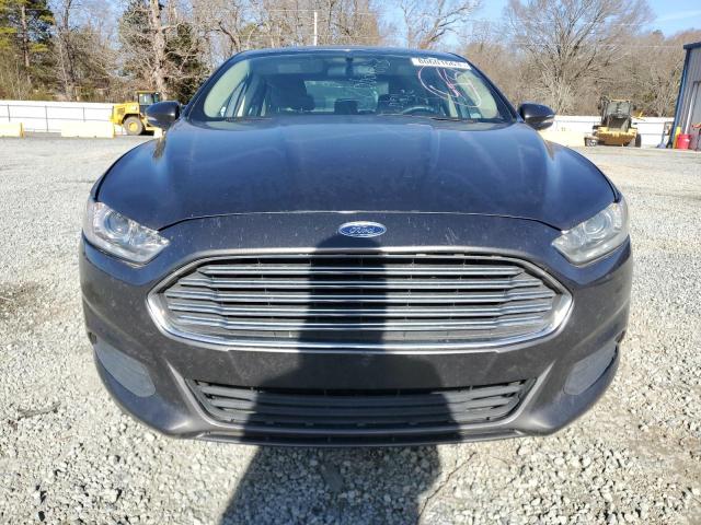 3FA6P0HD1GR124002 - 2016 FORD FUSION SE CHARCOAL photo 5