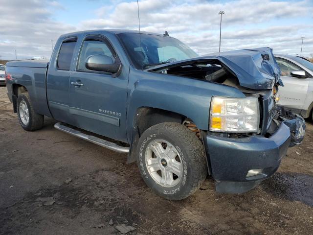 1GCEK29J09Z281233 - 2009 CHEVROLET 1500 SILVE K1500 LT BLUE photo 4