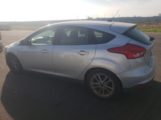 1FADP3K21GL364570 - 2016 FORD FOCUS SE SILVER photo 2