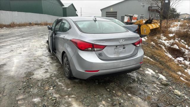 5NPDH4AE1GH798498 - 2016 HYUNDAI ELANTRA SE SILVER photo 2