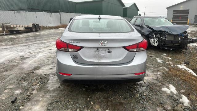 5NPDH4AE1GH798498 - 2016 HYUNDAI ELANTRA SE SILVER photo 6