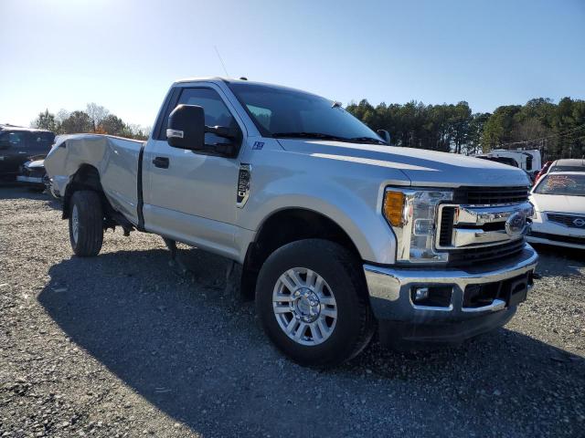 1FTBF2B6XHEB56131 - 2017 FORD F250 SUPER DUTY SILVER photo 4