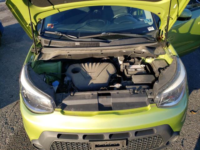 KNDJN2A23G7857917 - 2016 KIA SOUL GREEN photo 11