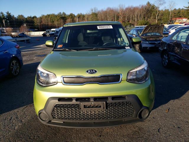 KNDJN2A23G7857917 - 2016 KIA SOUL GREEN photo 5