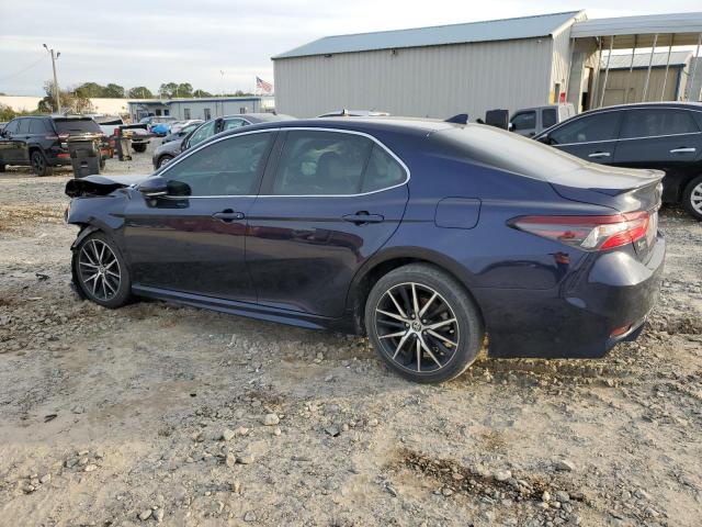 4T1G11AK8MU525173 - 2021 TOYOTA CAMRY SE BLUE photo 2