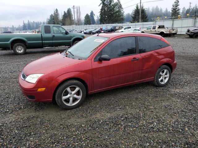 3FAFP31N85R151876 - 2005 FORD FOCUS ZX3 RED photo 1