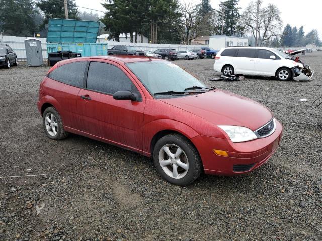 3FAFP31N85R151876 - 2005 FORD FOCUS ZX3 RED photo 4