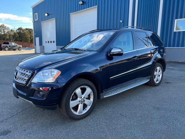 4JGBB8GB8AA584860 - 2010 MERCEDES-BENZ ML 350 4MATIC BLUE photo 2
