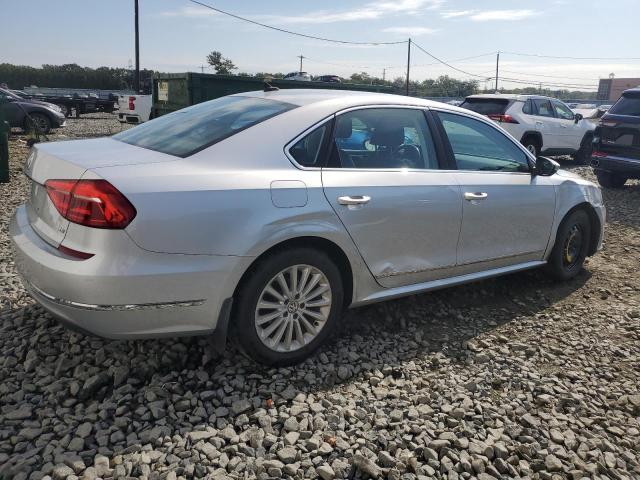 1VWBT7A36GC011740 - 2016 VOLKSWAGEN PASSAT SE SILVER photo 3