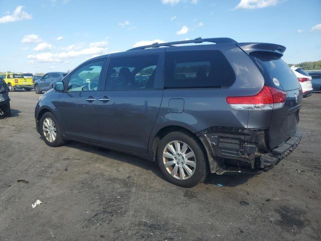 5TDDK3DC3DS049357 - 2013 TOYOTA SIENNA XLE GRAY photo 2