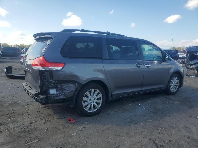 5TDDK3DC3DS049357 - 2013 TOYOTA SIENNA XLE GRAY photo 3
