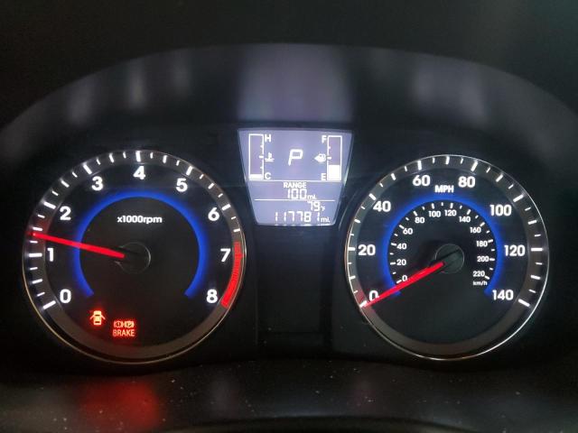 KMHCT4AE7GU071605 - 2016 HYUNDAI ACCENT SE WHITE photo 9