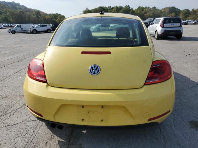 3VWJP7AT2DM623329 - 2013 VOLKSWAGEN BEETLE YELLOW photo 6