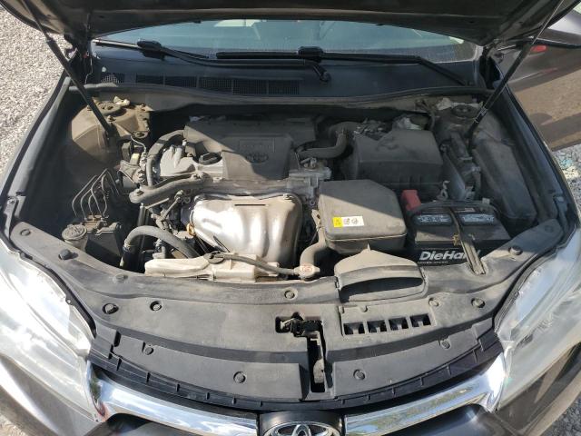 4T1BF1FK9HU330192 - 2017 TOYOTA CAMRY LE GRAY photo 11